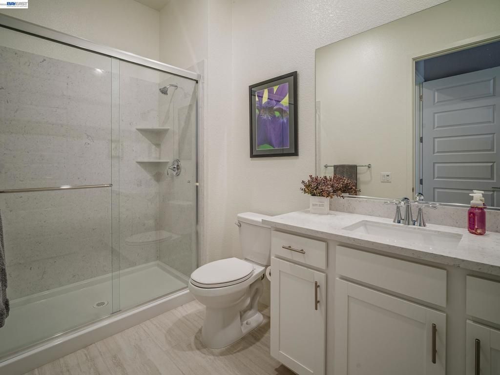 Image 31 of property listing at 3001 Compass Ln, Roseville, CA 95747