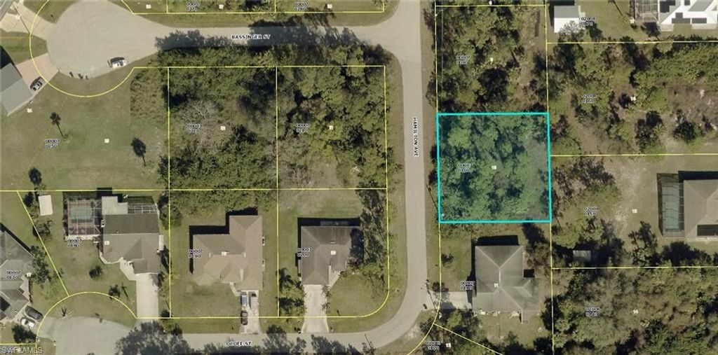 410 Hamilton AVE, LEHIGH ACRES, FL 33972 — photo 2