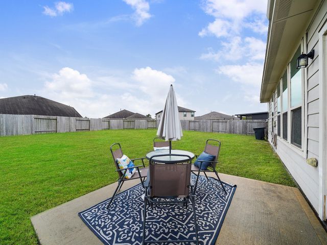 13206 Barrington Oaks Circle, Houston, TX 77044