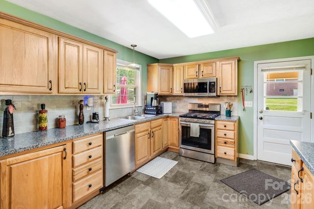 458 Beach Drive, Hendersonville, NC 28792