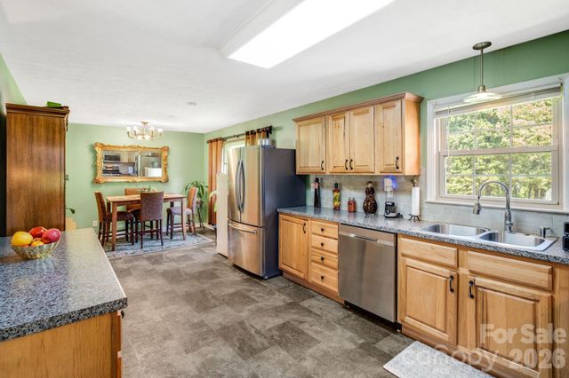 458 Beach Drive, Hendersonville, NC 28792