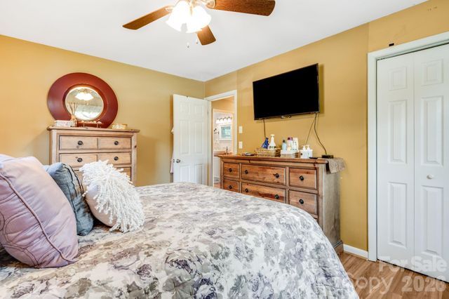 458 Beach Drive, Hendersonville, NC 28792