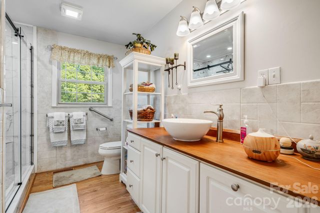 458 Beach Drive, Hendersonville, NC 28792