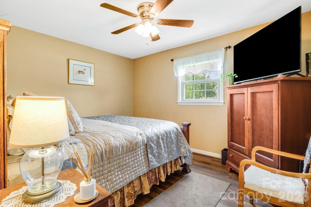 458 Beach Drive, Hendersonville, NC 28792