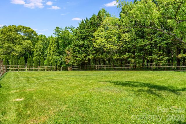 458 Beach Drive, Hendersonville, NC 28792