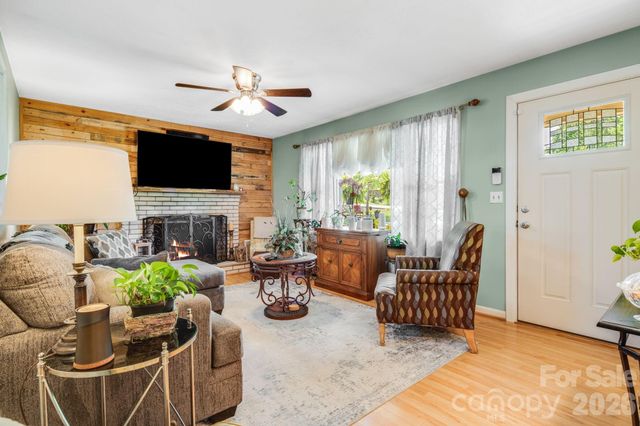 458 Beach Drive, Hendersonville, NC 28792