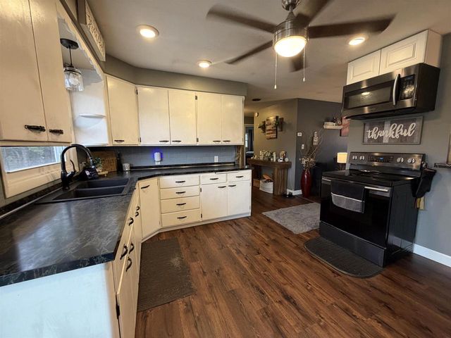 N10480 Queens Way, Necedah, WI 54646