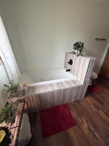 N10480 Queens Way, Necedah, WI 54646