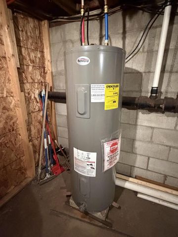 N10480 Queens Way, Necedah, WI 54646