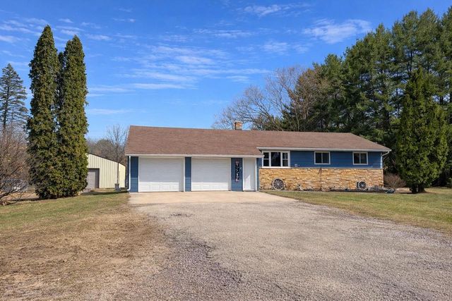 N10480 Queens Way, Necedah, WI 54646