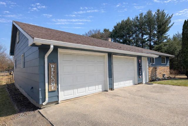 N10480 Queens Way, Necedah, WI 54646