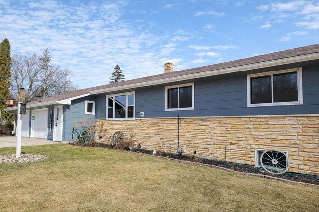 N10480 Queens Way, Necedah, WI 54646