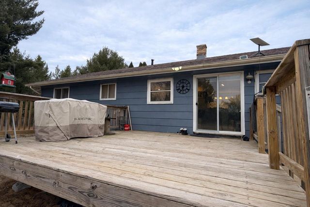 N10480 Queens Way, Necedah, WI 54646