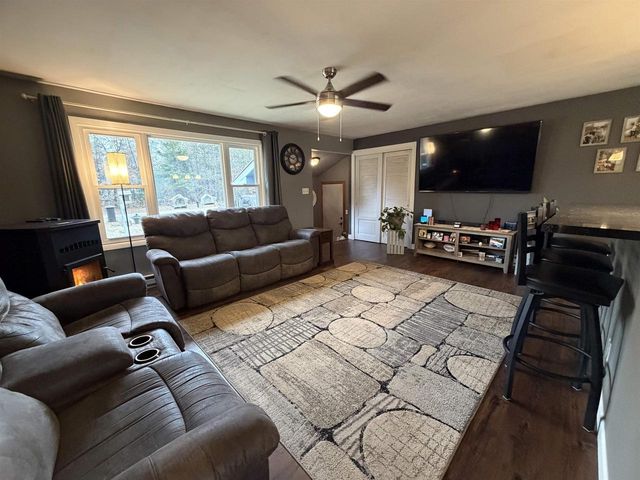 N10480 Queens Way, Necedah, WI 54646