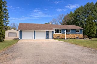 N10480 Queens Way, Necedah, WI 54646
