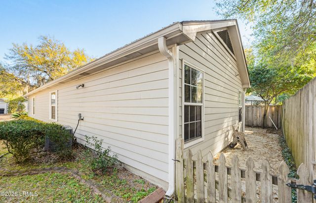 933 Oyster Cove Road, Beaufort, SC 29902