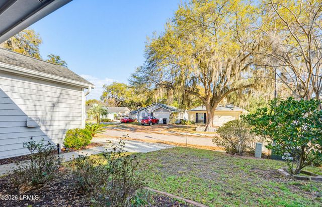 933 Oyster Cove Road, Beaufort, SC 29902