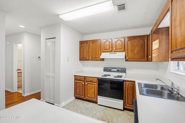 933 Oyster Cove Road, Beaufort, SC 29902