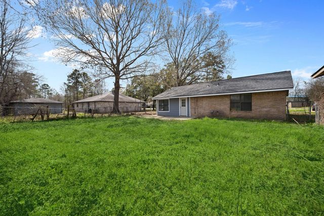 61 Beeson Avenue, Shepherd, TX 77371