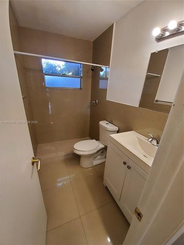 2621 Grant St 8A, Hollywood, FL 33020