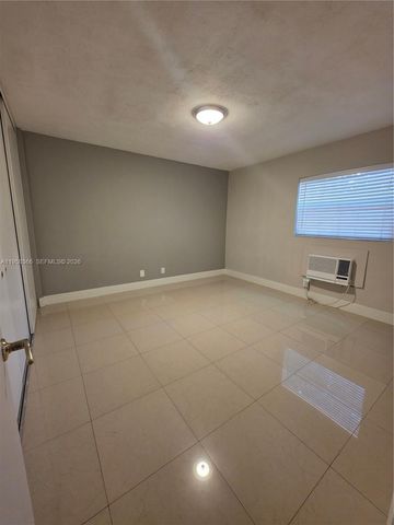 2621 Grant St 8A, Hollywood, FL 33020