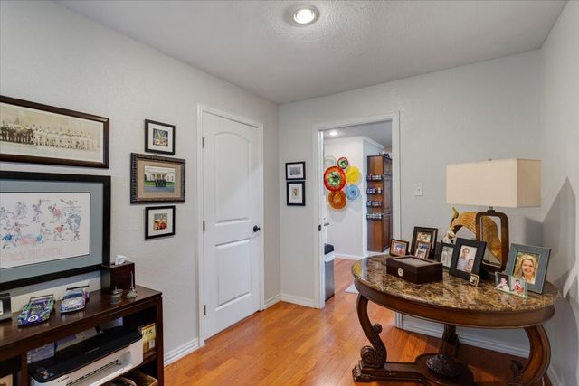732 N Mckown Avenue, Sherman, TX 75092