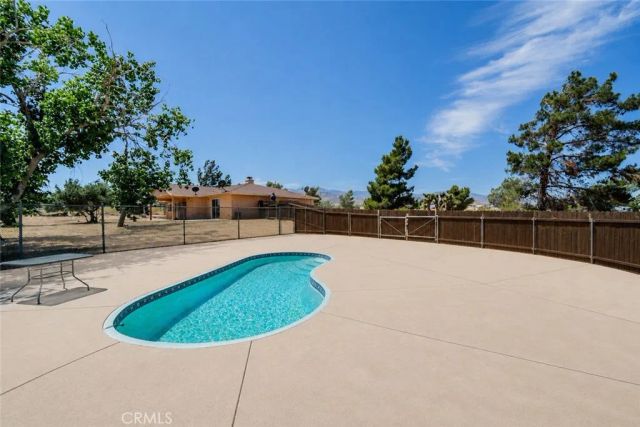 8417 Ailanthus, Phelan, CA 92371