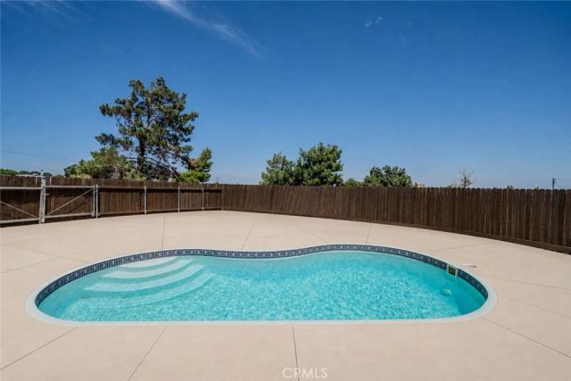 8417 Ailanthus, Phelan, CA 92371