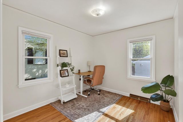 858 21st Avenue SE, Minneapolis, MN 55414