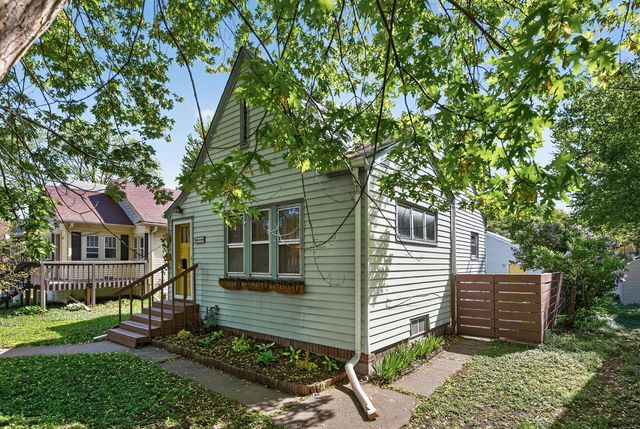 858 21st Avenue SE, Minneapolis, MN 55414