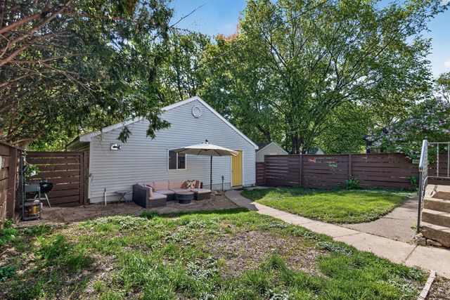858 21st Avenue SE, Minneapolis, MN 55414