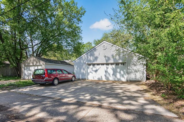858 21st Avenue SE, Minneapolis, MN 55414