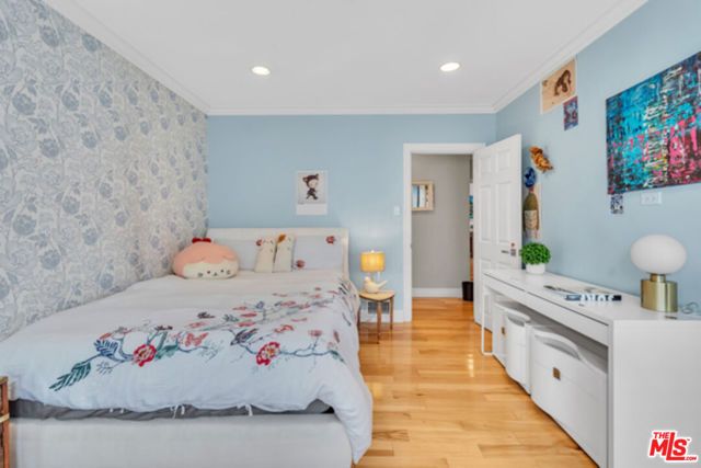 326 N Doheny Drive, Beverly Hills, CA 90211