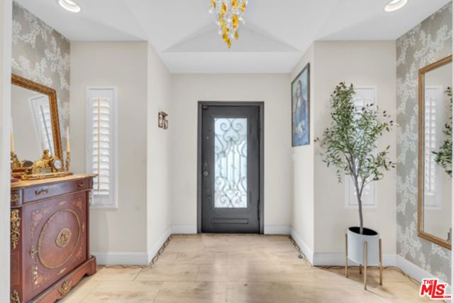 326 N Doheny Drive, Beverly Hills, CA 90211