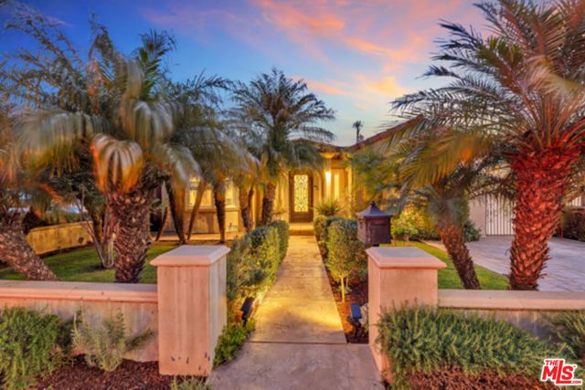 326 N Doheny Drive, Beverly Hills, CA 90211