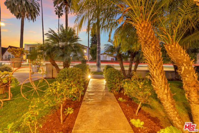 326 N Doheny Drive, Beverly Hills, CA 90211