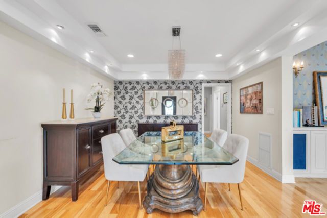 326 N Doheny Drive, Beverly Hills, CA 90211
