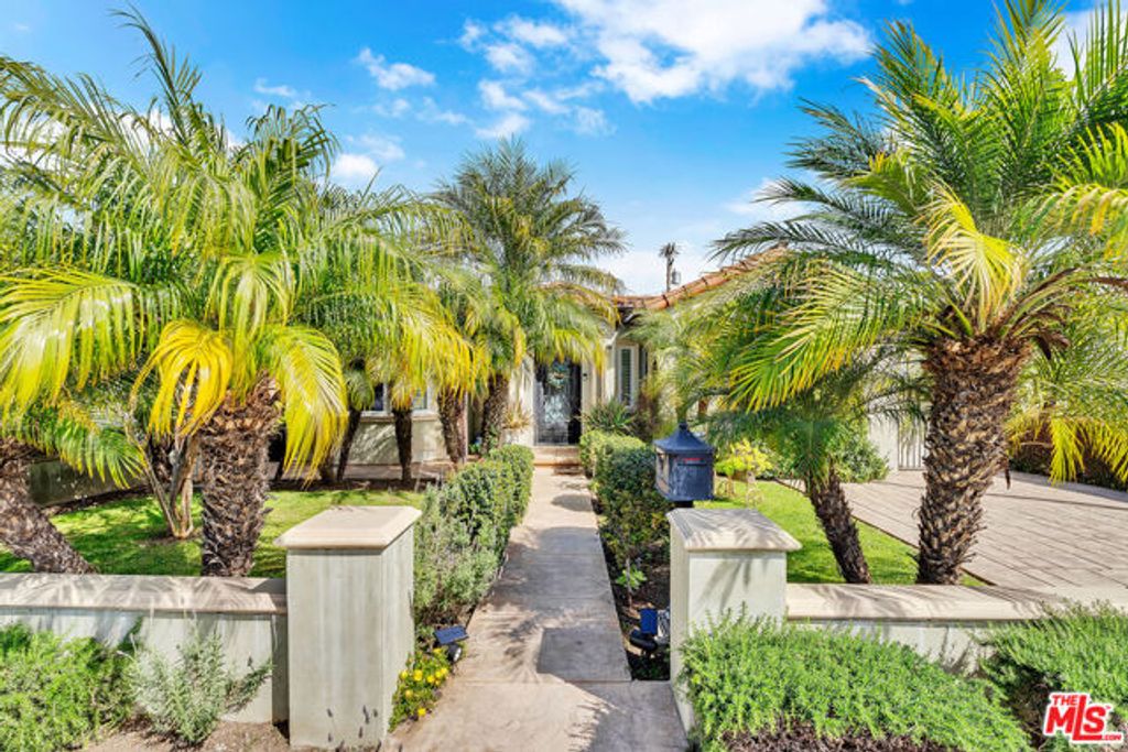 326 N Doheny Drive, Beverly Hills, CA 90211