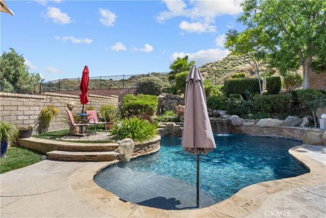 21124 Cross Creek Drive, Saugus, CA 91350