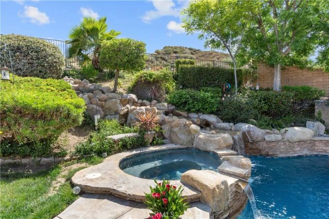 21124 Cross Creek Drive, Saugus, CA 91350