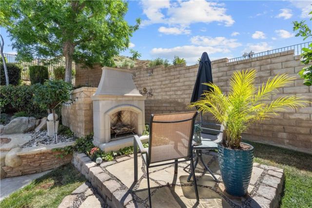 21124 Cross Creek Drive, Saugus, CA 91350