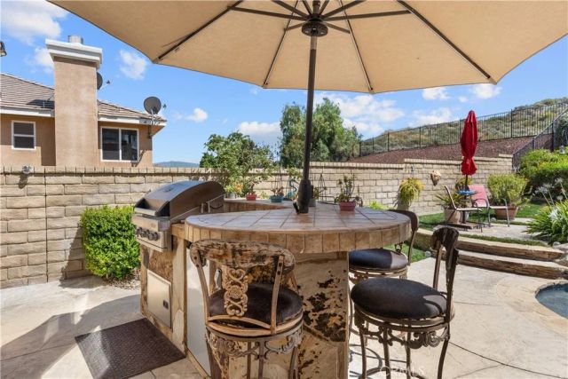 21124 Cross Creek Drive, Saugus, CA 91350