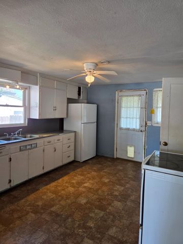 133 5th St, Galt, CA 95632