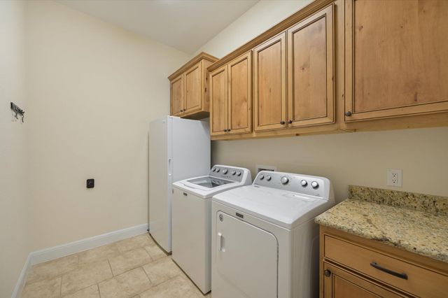 19305 Leisure LN, Jonestown, TX 78645