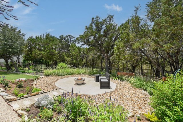 19305 Leisure LN, Jonestown, TX 78645