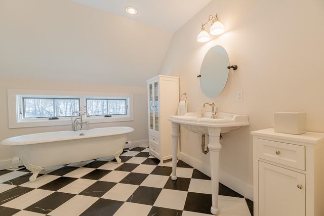 1058 Granger Hollow Road, Shaftsbury, VT 05262