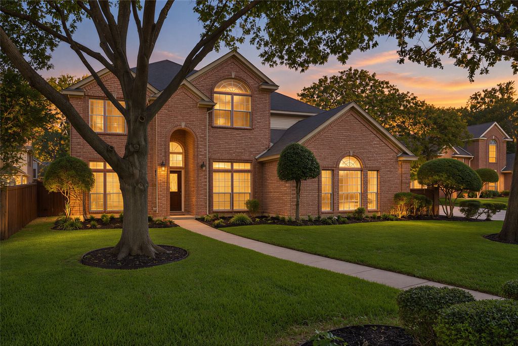2221 Hidden Woods Court, Arlington, TX 76006 — exterior