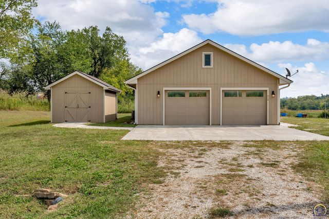 910 NW West Union RD, Topeka, KS 66615