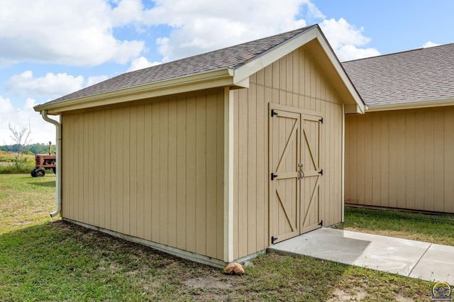 910 NW West Union RD, Topeka, KS 66615