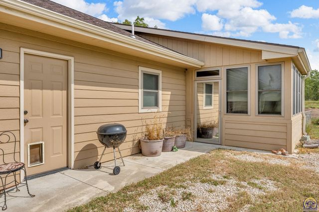 910 NW West Union RD, Topeka, KS 66615